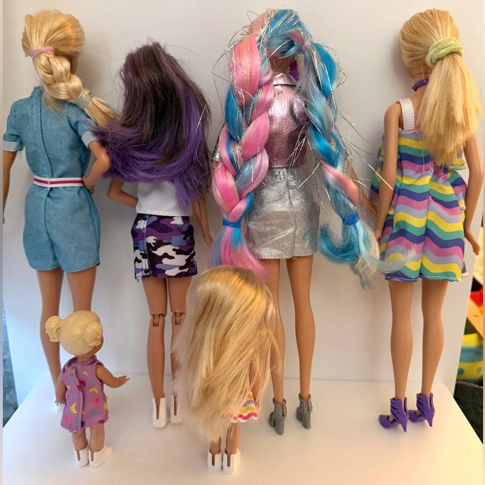 BARBIE Fashion Dolls Bundle – Dolls, Clothing & Accessories Set